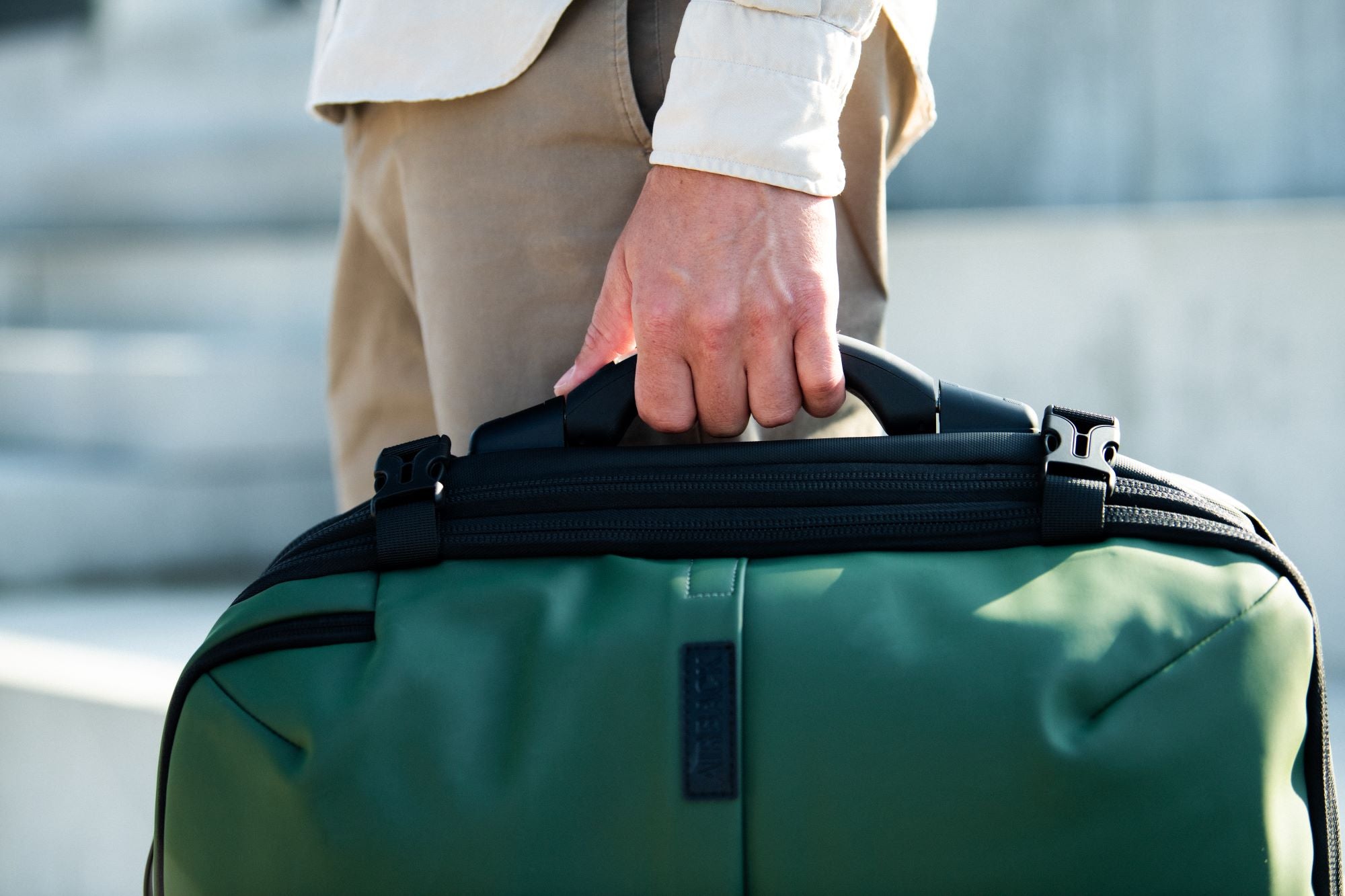 Load video: Video of Airback Weight Handle